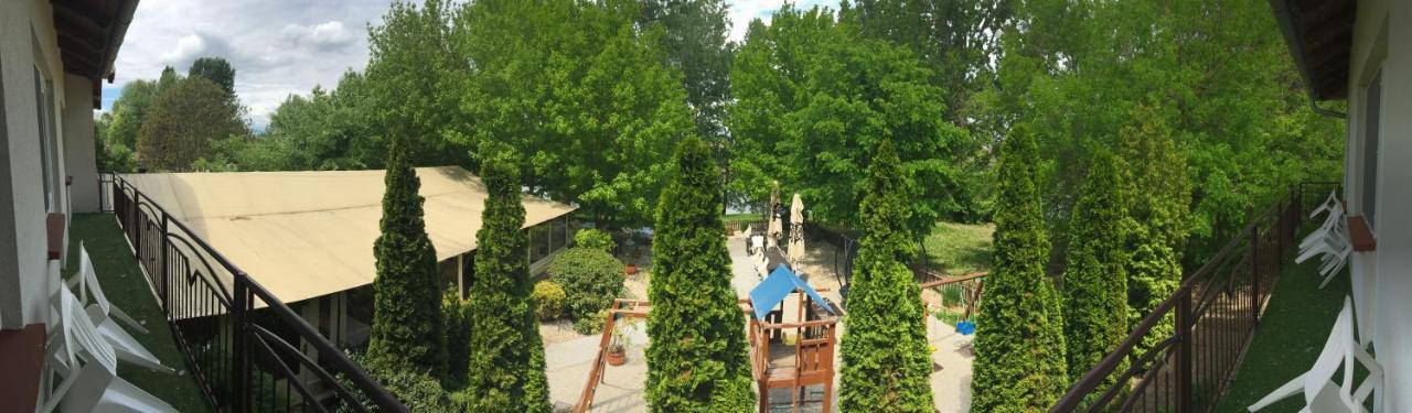 Sobri Halászcsárda és Panzió Baja Exterior foto