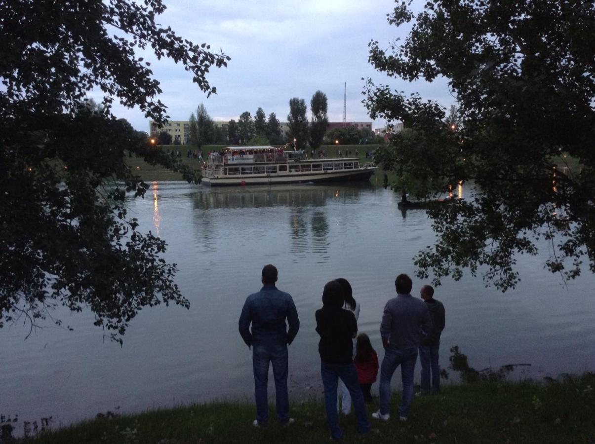Sobri Halászcsárda és Panzió Baja Exterior foto
